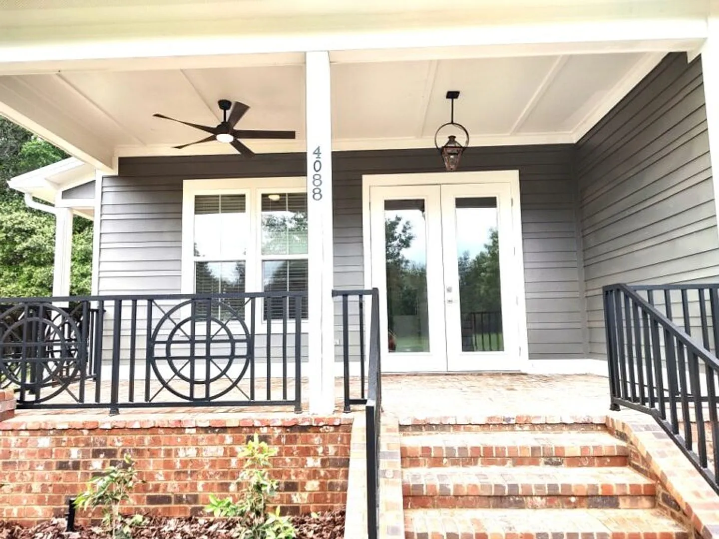 Premium 4 Bedroom in Southwood — Photo 3