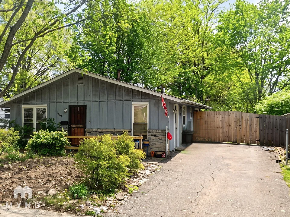 2283 Hampstead Dr