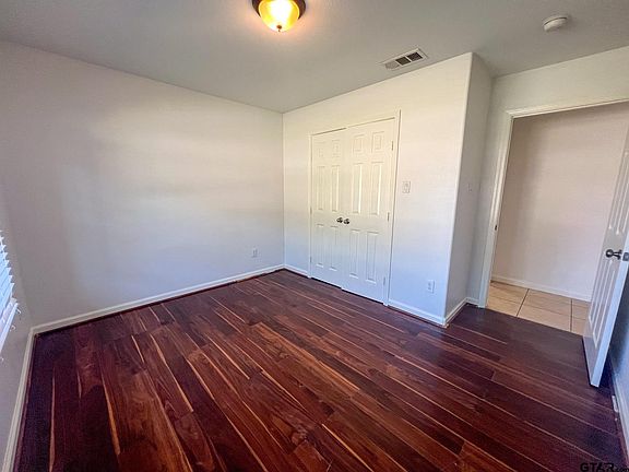 3rd image of 108 Westpark