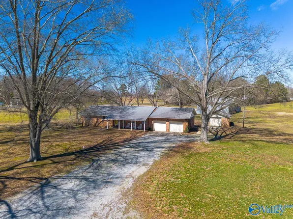 7853 Danville Rd, Danville, AL 35619