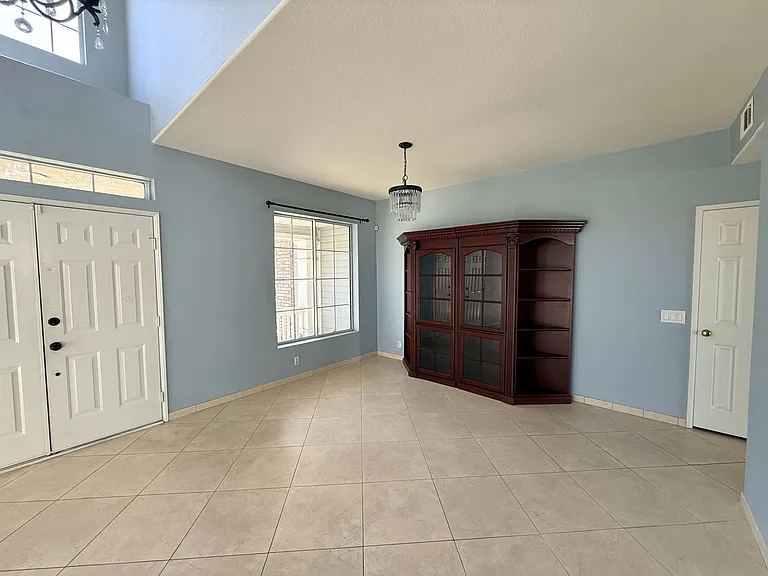 768 Valdosta Cir — Photo 7