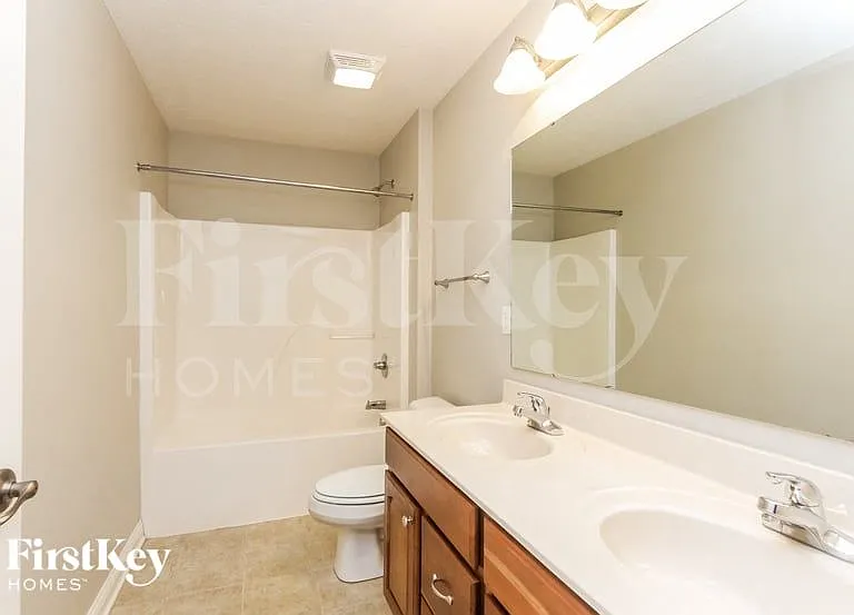 1301 Old Heritage Pl — Photo 14