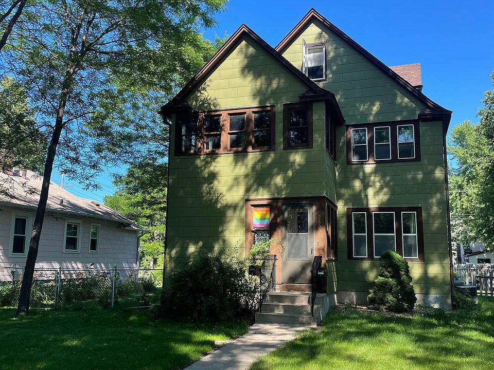 1st image of 2805 33rd Ave S #1