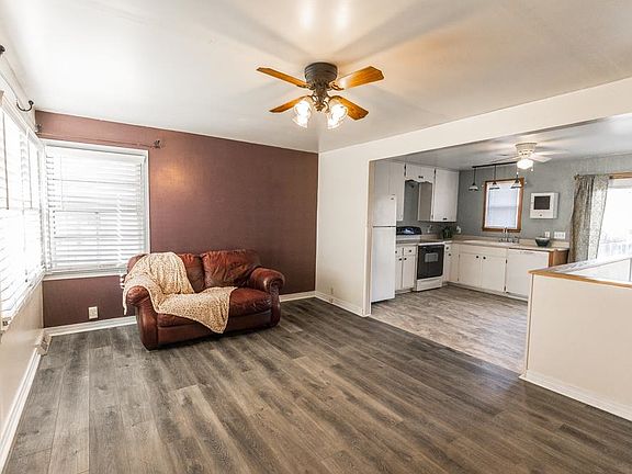 5th image of 213 E Jewell Ave
