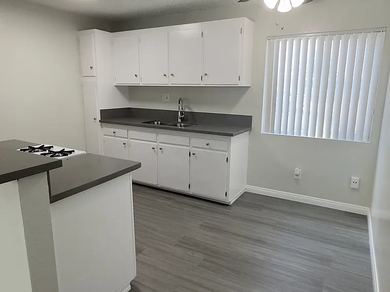 14517 S Vermont Ave — Photo 24