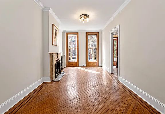 5th image of 241 Wyckoff St