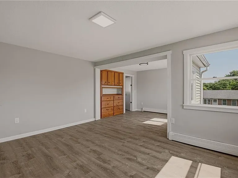 49 Dexter St — Photo 17