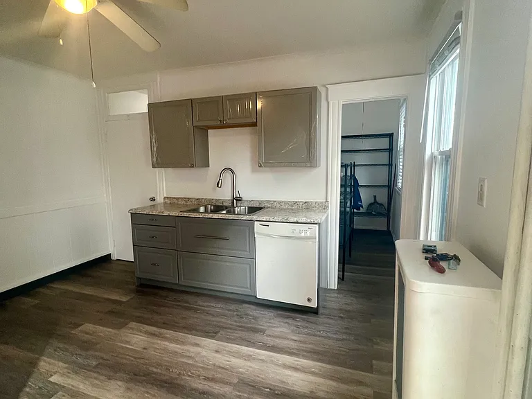 361 Burritt St #1 — Photo 4