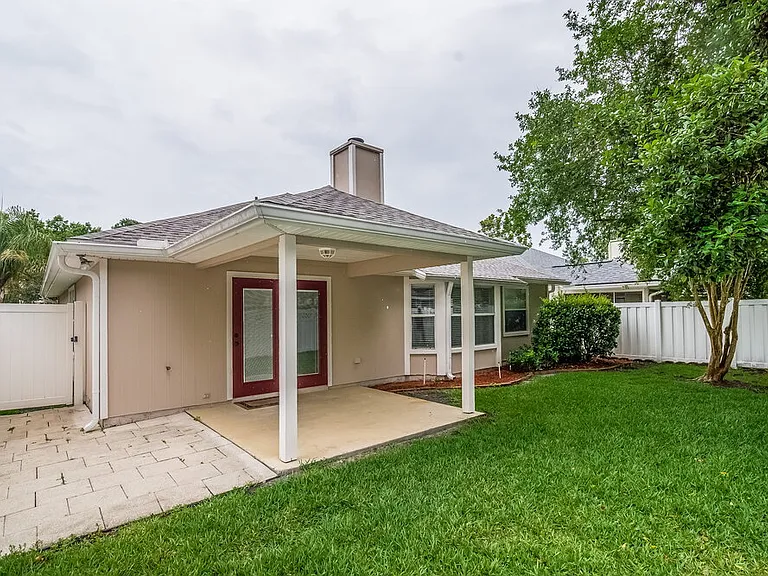 573 Redberry Ln — Photo 14