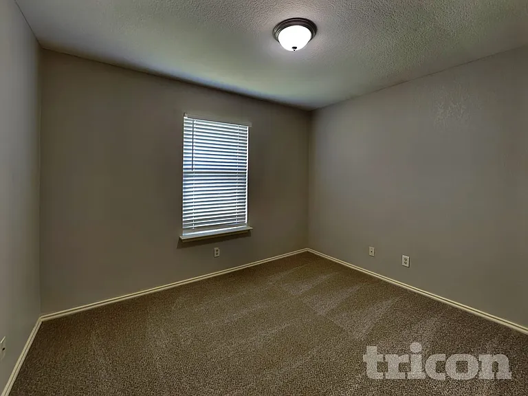 8203 Maple Meadow Dr — Photo 10