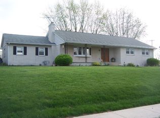 4610 Hillside Rd, Reading, PA 19606