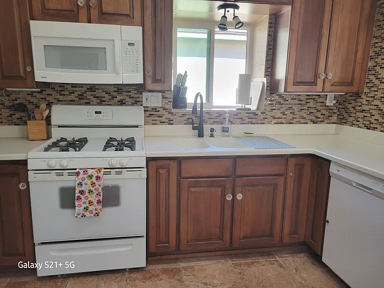 919 22nd St NW — Photo 8
