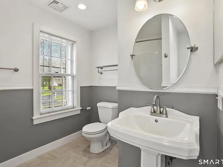 410 Wilton Rd W — Photo 22
