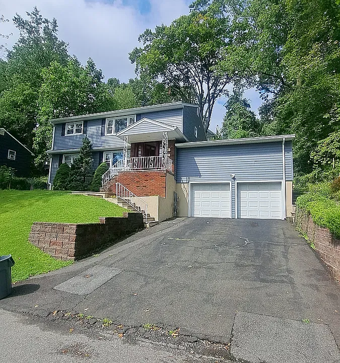 22 Mountain Ave #2