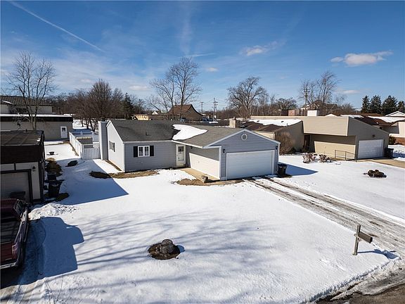 3rd image of 3826 Sonny Ln