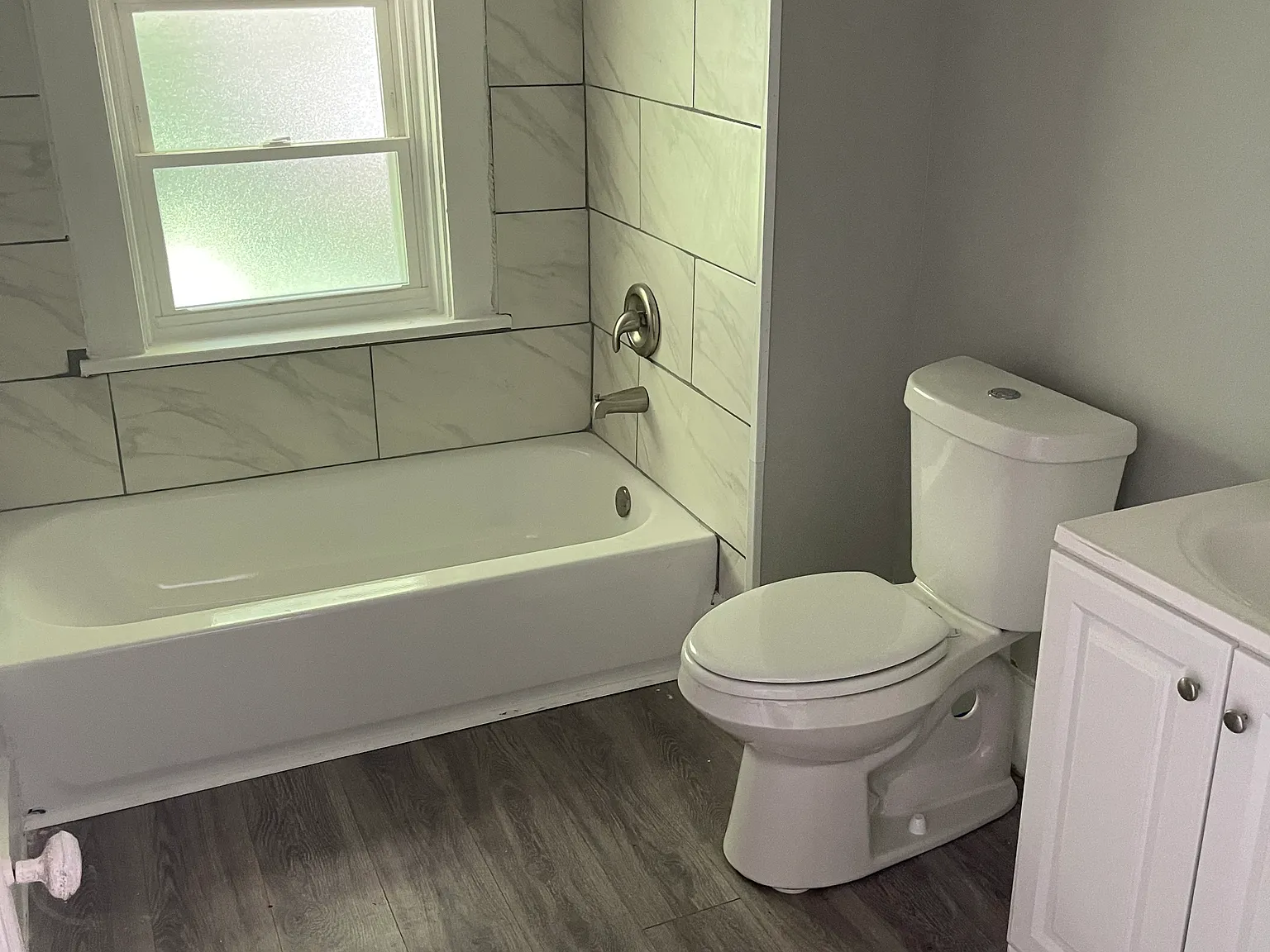 2 bed, 1.0 bath, 1491 sqft, $975 — Photo 3