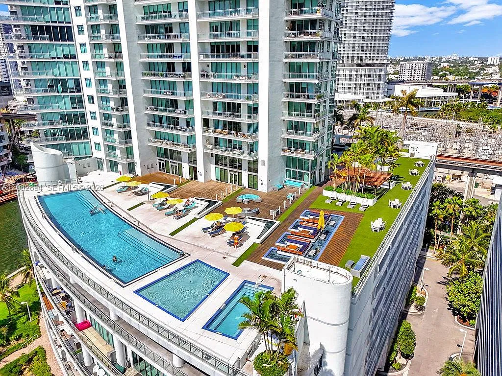 2 bed, 2.0 bath, $3,900 — Photo 4