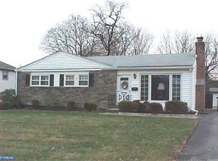 302 Scheivert Ave, Aston, PA 19014