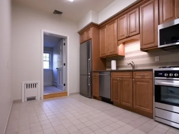 (undisclosed Address), Larchmont, NY 10538
