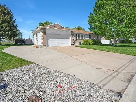2nd image of 335 E Valley View Dr