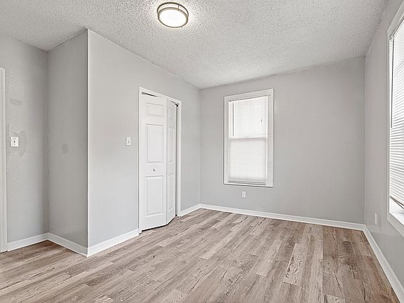 5th image of 564 E 60th St