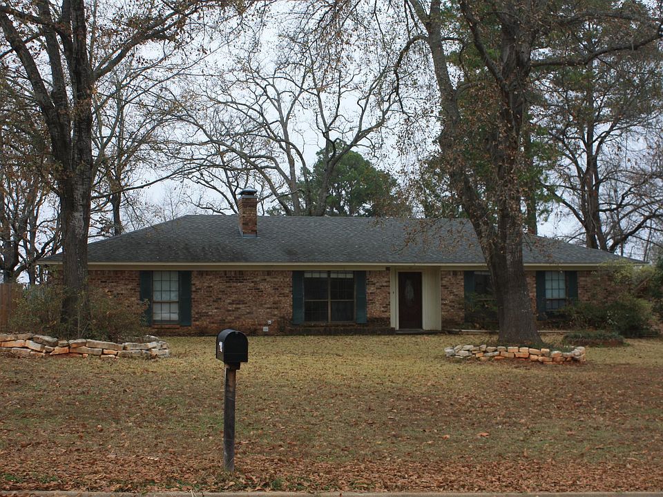 1st image of 214 Woodhaven Dr