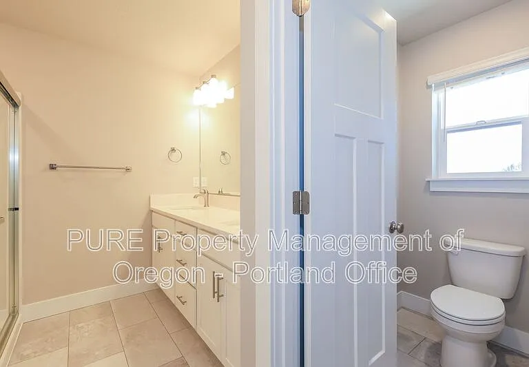 504 NE Trillium Dr — Photo 18