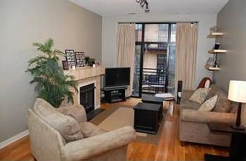 3rd image of 1910 S Michigan Ave APT 305