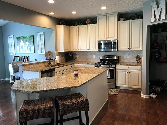 3rd image of 7888 Avaleen Cir S