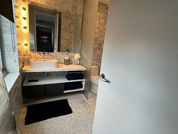 2nd image of 85 W Broadway APT 12N