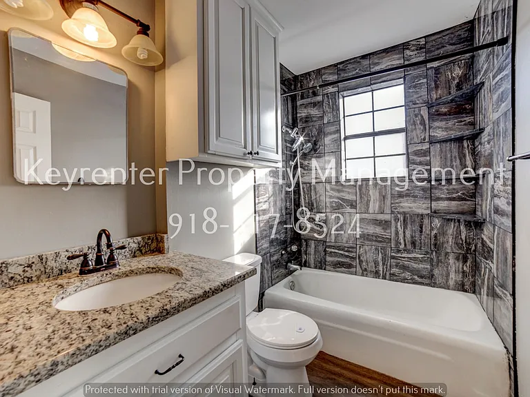 209 N 11th St — Photo 21