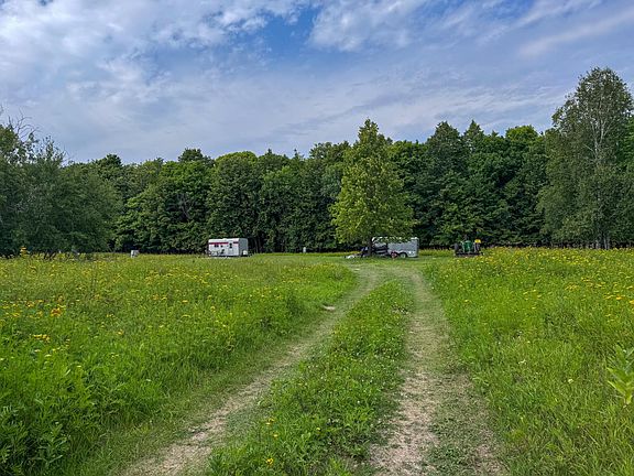 2nd image of 12685 Sharp Rock Rd NE