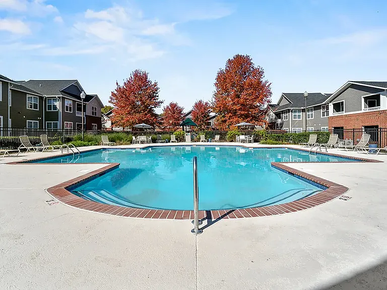 Grand Oaks Apartment Homes — Photo 19