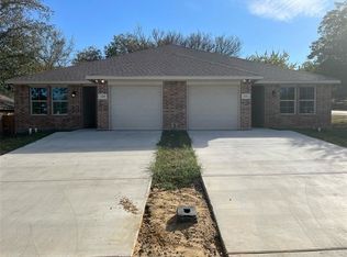 351 Spring Branch Ln, Kennedale, TX 76060