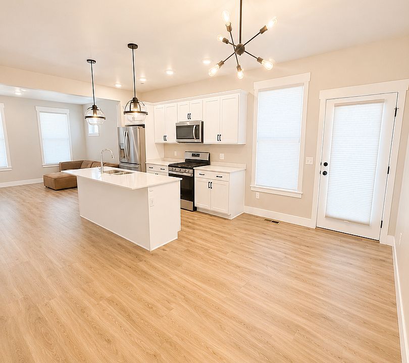 1st image of 6033 Farmstead Ave
