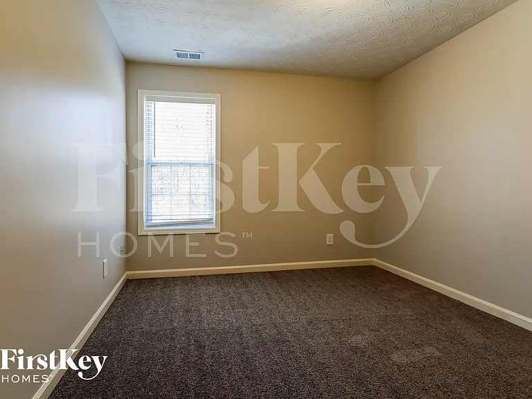 1175 Grace Dr — Photo 9