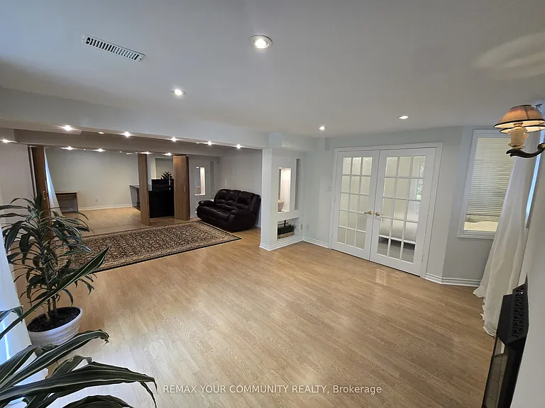 21 Addison St #BASEMENT — Photo 3