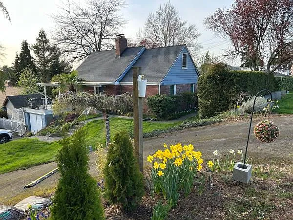 9019 2nd Ave NE — Photo 3