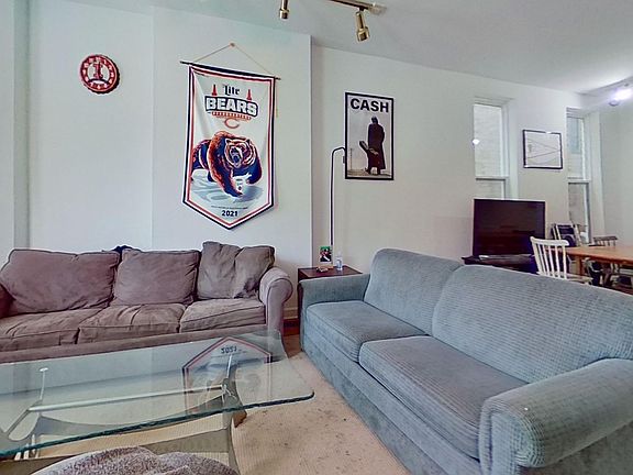 2nd image of 1039 W Wolfram St #1