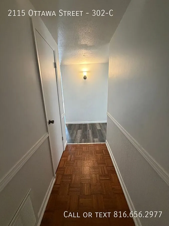 Building Photo - 2115 Ottawa St #302C