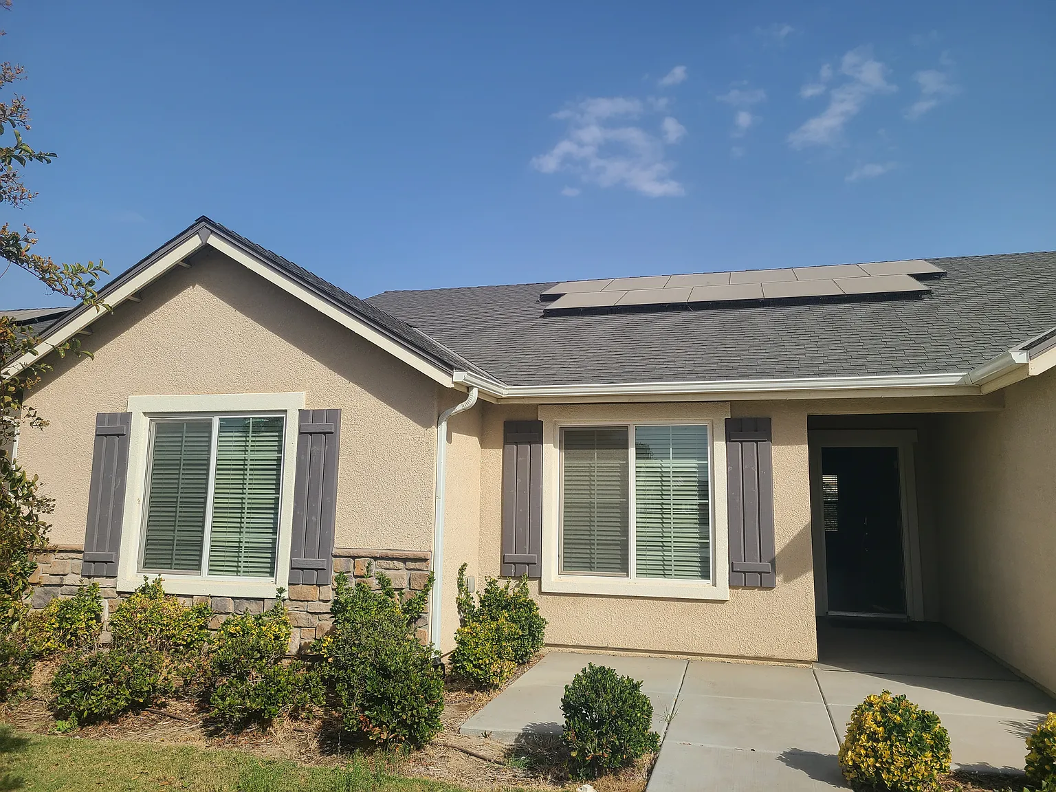 4 bed, 2000 sqft, $2,600 — Photo 3