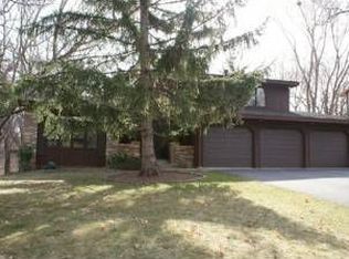 3033 Rainier Ct, Burnsville, MN 55337