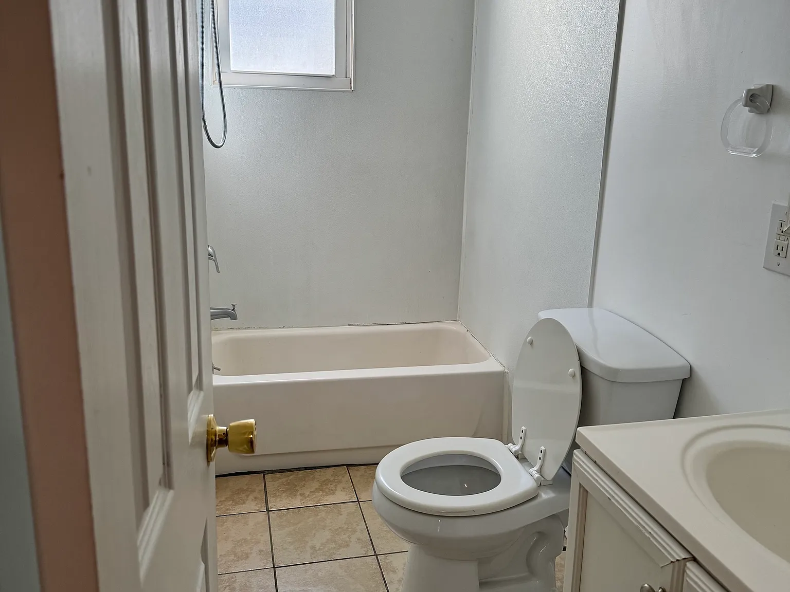 2 bed, 1.0 bath, 800 sqft, $2,300 — Photo 4