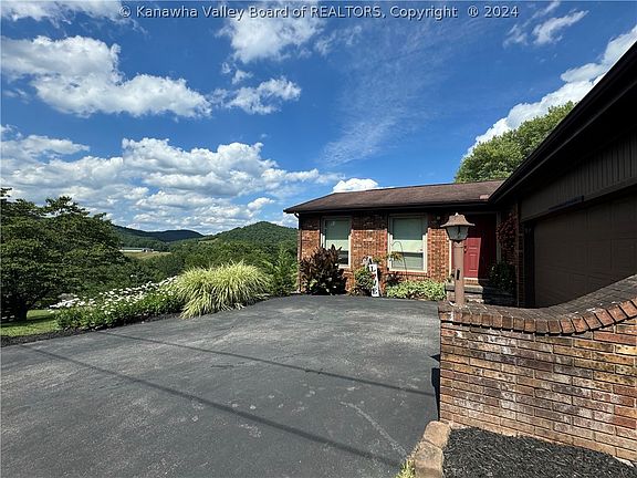 3rd image of 97 Grandview Ests