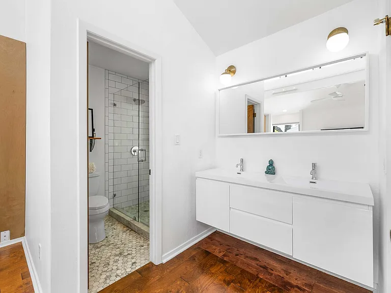 Oak Knoll Dr — Photo 5