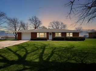 9983 N 1250 East Rd, Shirley, IL 61772