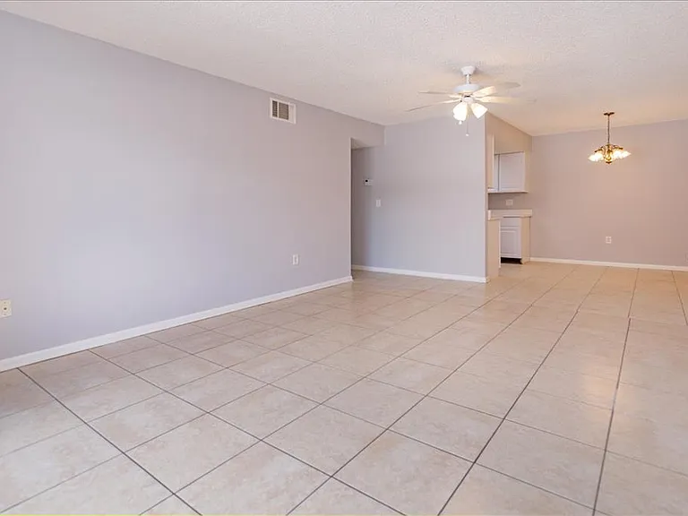 5013 Vineland Rd #108 — Photo 11