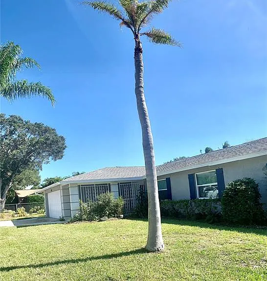 1714 Meadowood St — Photo 4