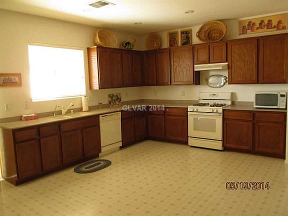 2nd image of 1935 Valley Center Dr