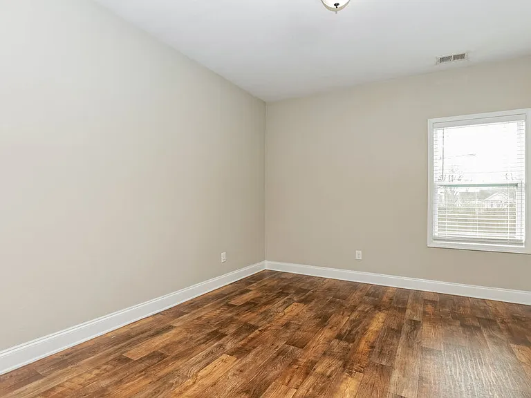 1217 Catawba Way — Photo 5